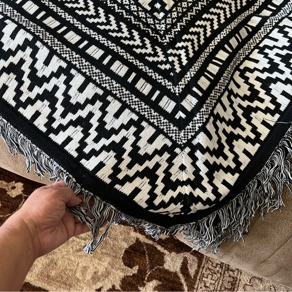 Style & Co. Poncho - Picture 4 of 4